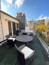 Rented by Harris Philip NYC