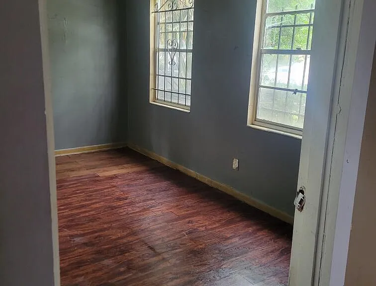 1488 W 6th St — Photo 5