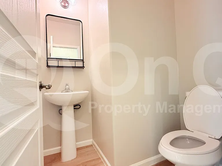 2950 E Dublin St — Photo 22