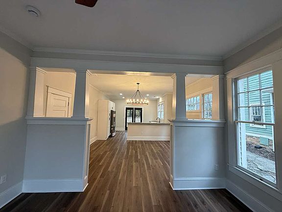 5th image of 511 Park Ave