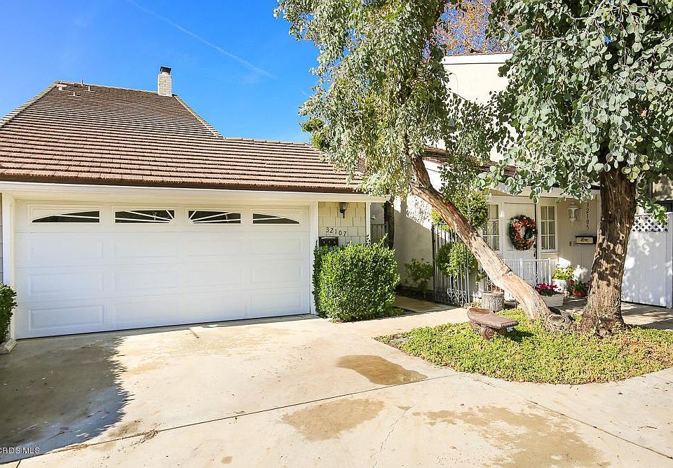 1st image of 32107 Beachview Ln