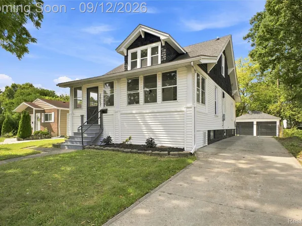 26657 Parkington St, Roseville, MI 48066