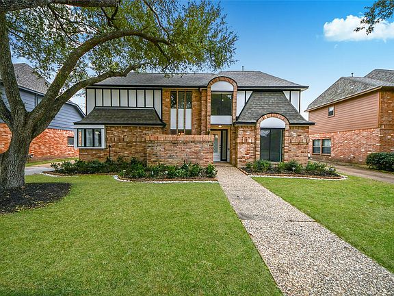 2nd image of 1407 Sherfield Ridge Dr