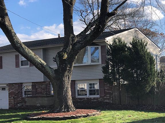 2nd image of 230 Lakewood Ave