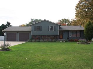 5104 Fox Ridge Dr, Canton, OH 44720