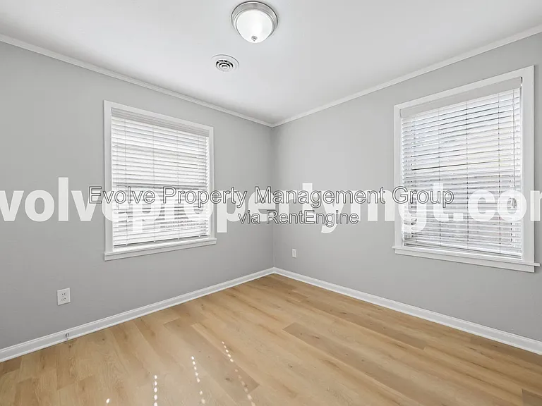 995 Avon Rd — Photo 15
