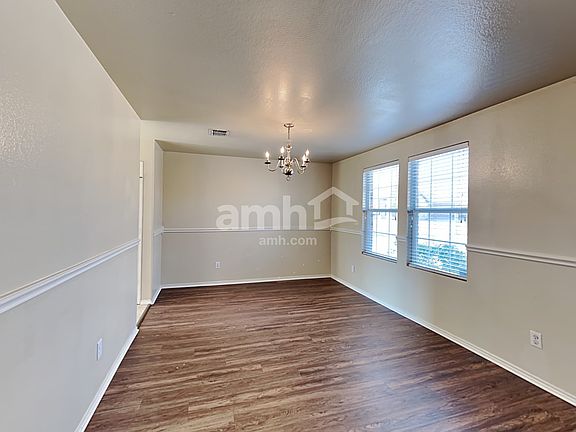 4th image of 542 Cleveland Dr