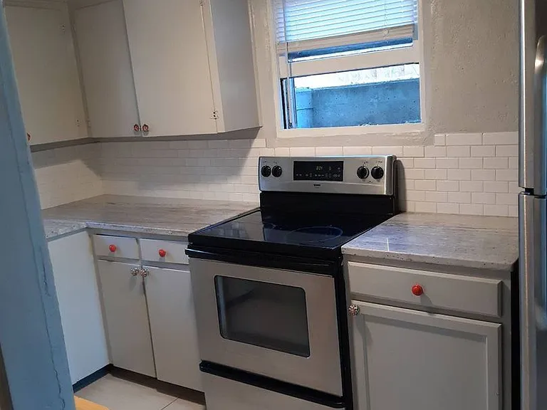 1002-B100 Everett St — Photo 7