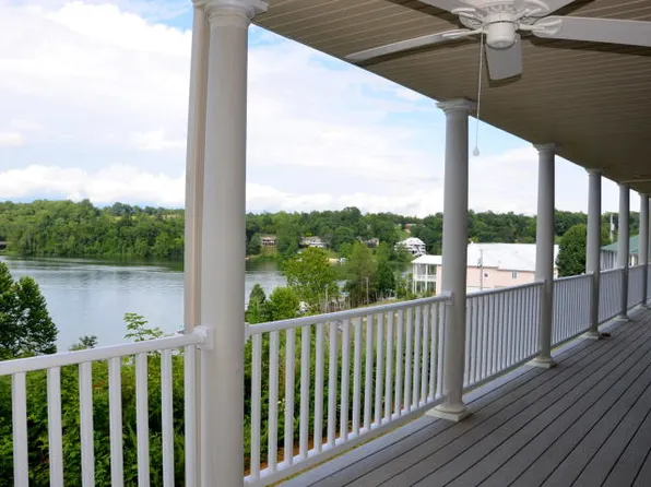 71 Lookout Dr, Brandenburg, KY 40108