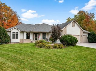 21448 Pointe Dr, Rogers, MN 55374