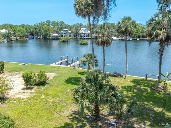 381 NW Magnolia Cir, Crystal River, FL 34428