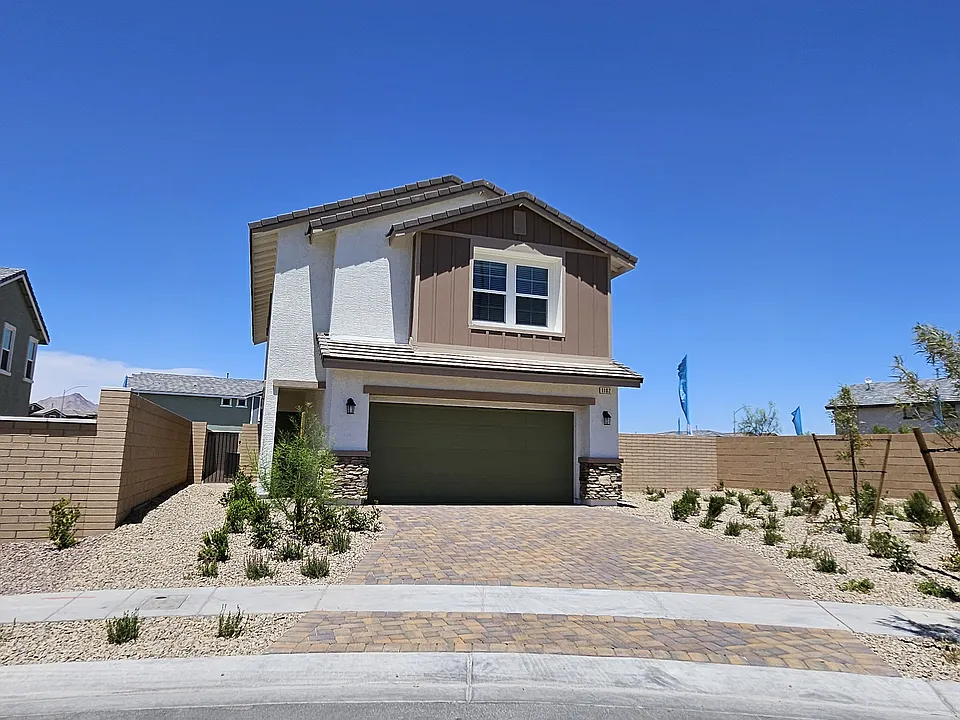 1102 Peacock Plume St