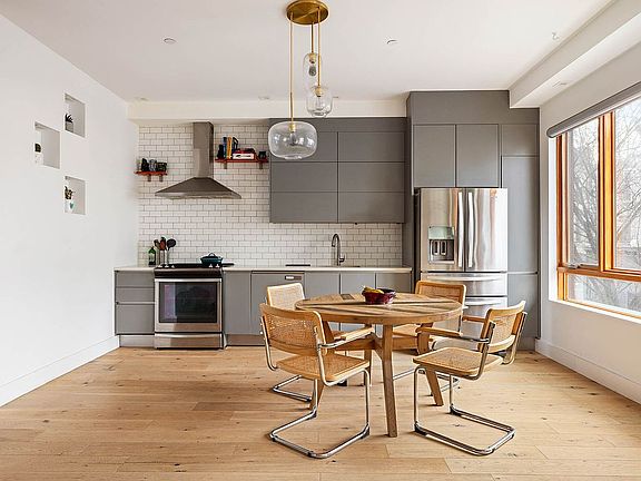 3rd image of 3 Ridgewood Pl #2