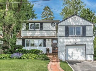 3413 Woodward St, Oceanside, NY