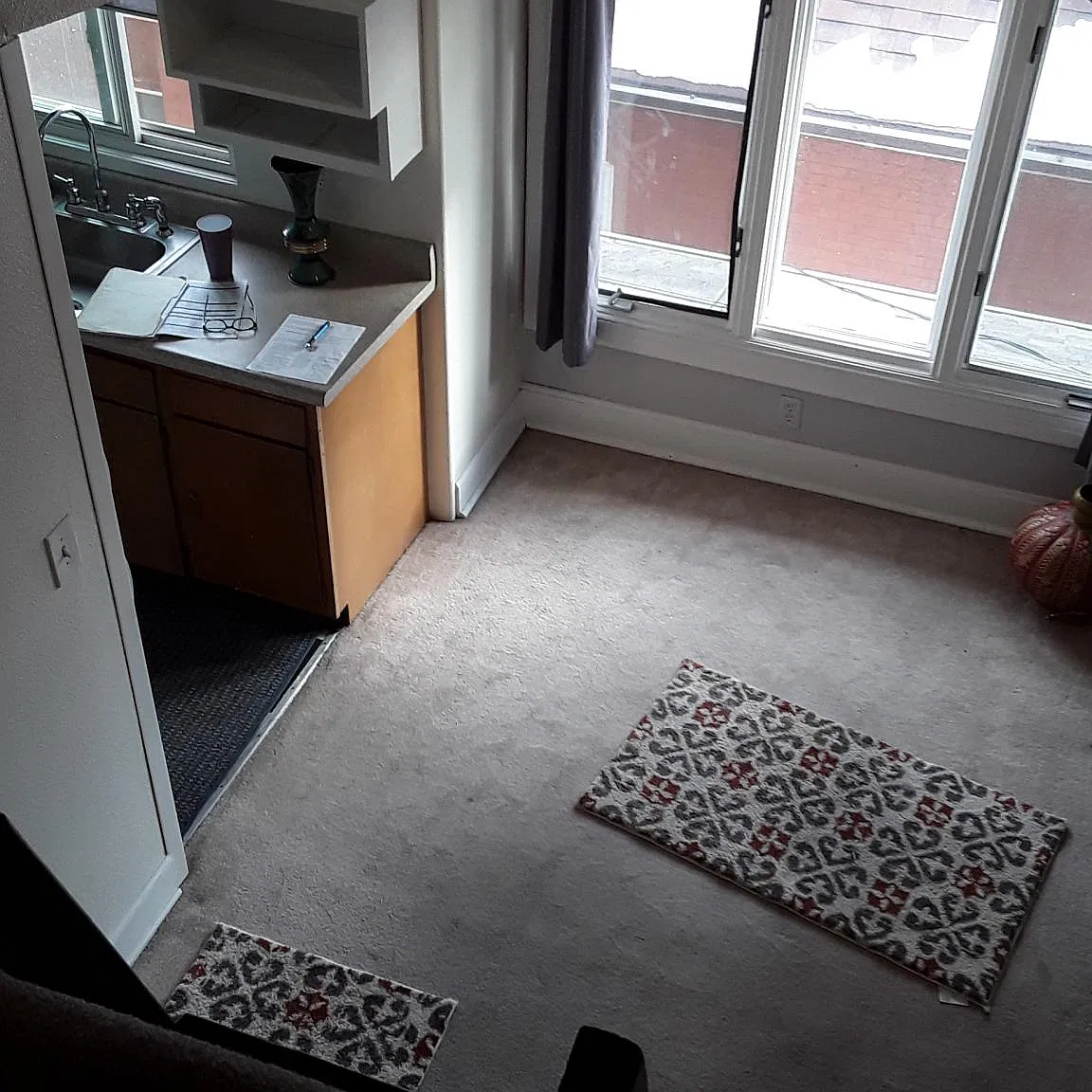 1567 Vine St — Photo 2