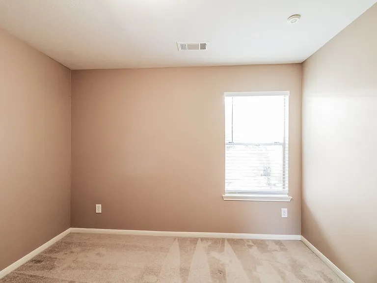 21502 Broadstone Dr — Photo 12
