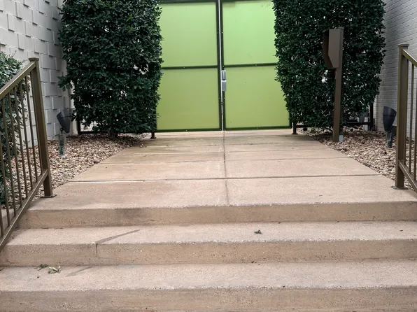 4616 W Lovers Ln APT 109, Dallas, TX 75209