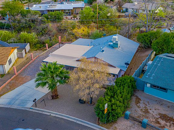 3rd image of 1877 W Aguila Dr