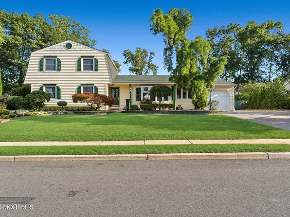 6 Meadowbrook Drive, Howell, NJ 07731