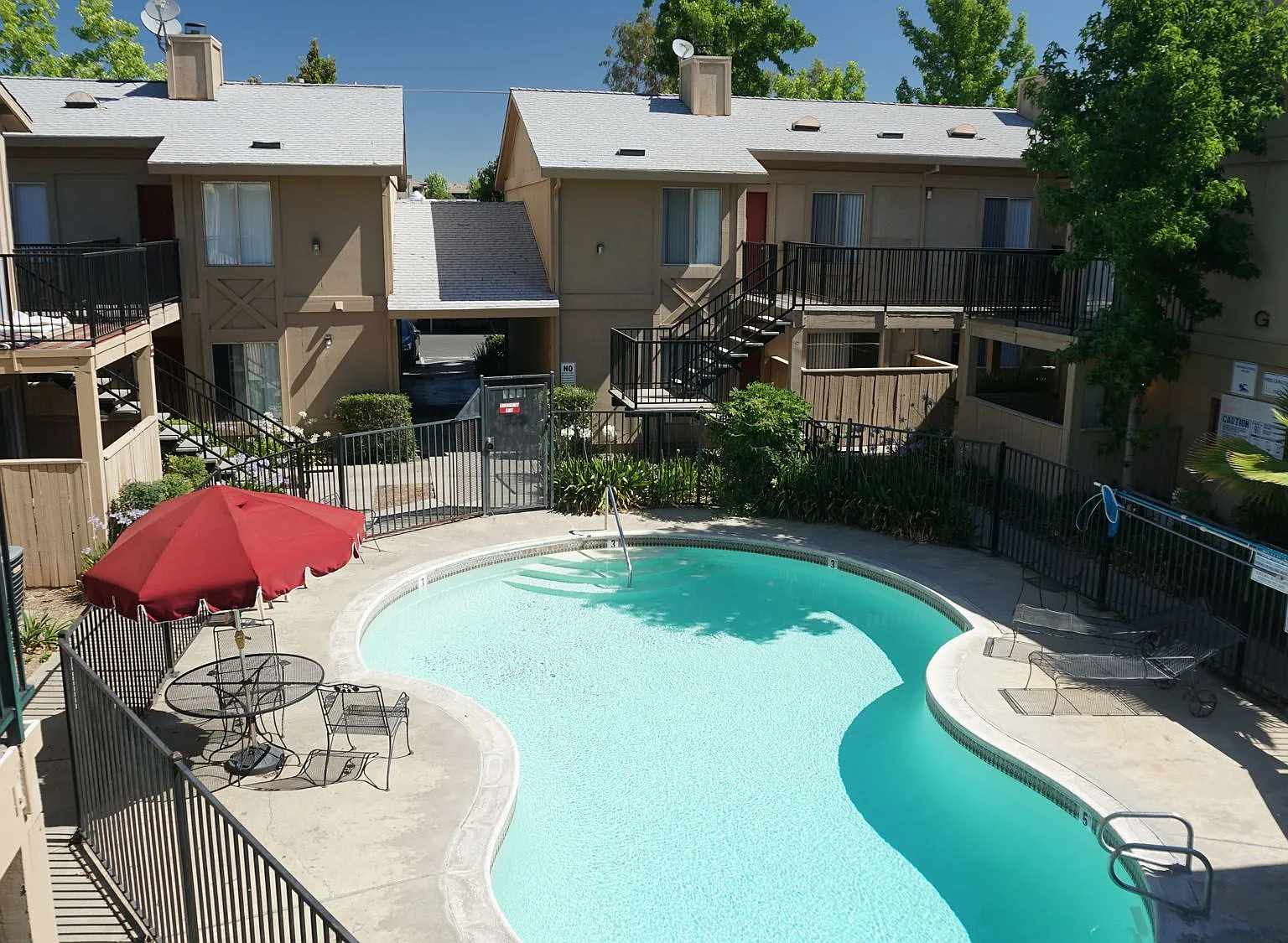 Garfield Court Apartments — Photo 4