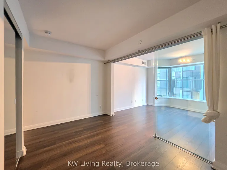 155 Yorkville Ave #905 — Photo 2