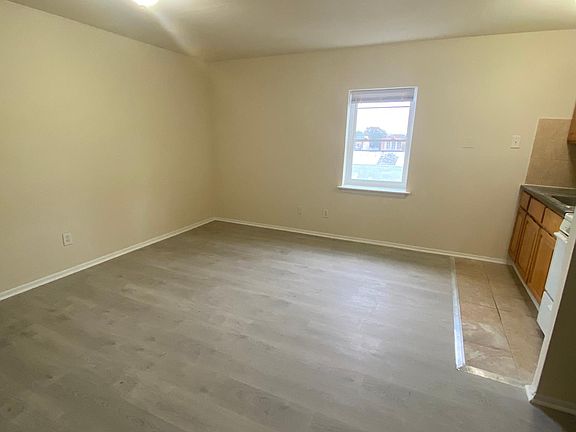 2nd image of 4250 N Broad St #3A