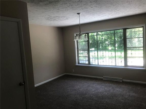 3rd image of 3930 N Sherman Dr