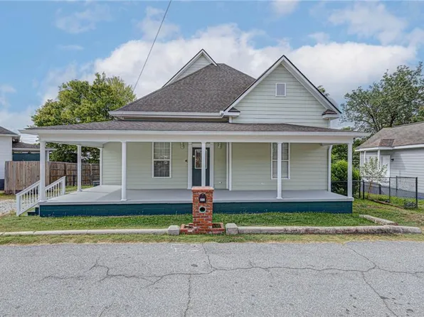 803 19th St, Phenix City, AL 36867