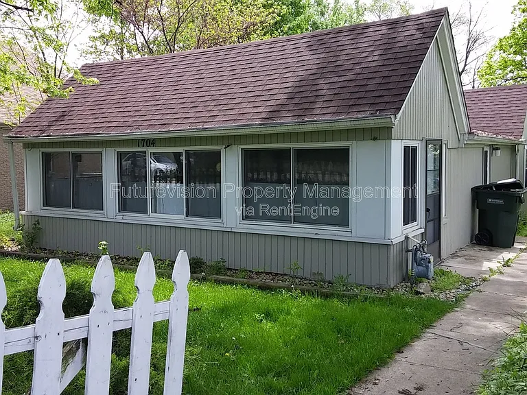 1704 Belleview Ave — Photo 2