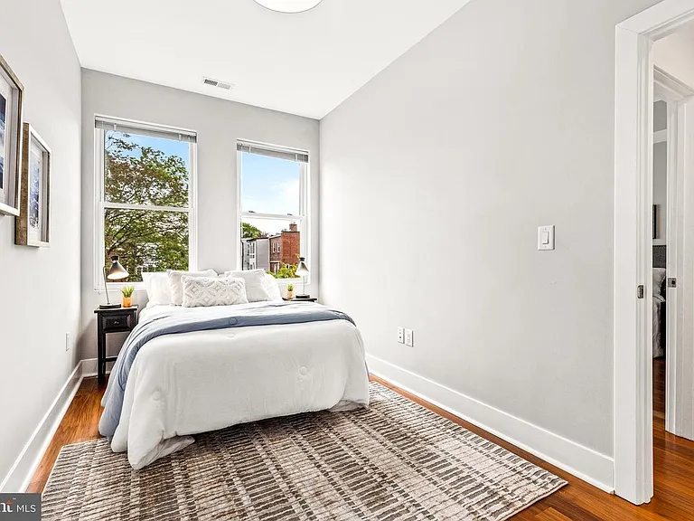 11 15th St NE #5 — Photo 15