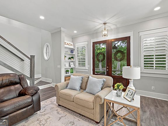 3rd image of 45 Glynn Oaks Ln