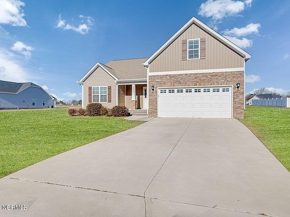 3rd image of 3053 Lucas Court