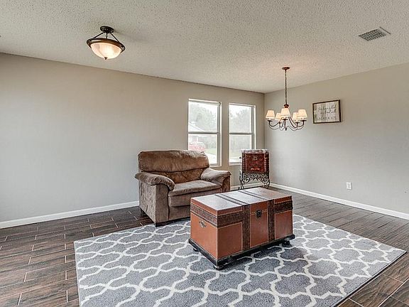 5th image of 2911 Clemente Dr