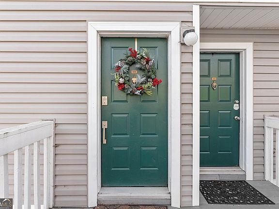 3rd image of 504 Wynnes Ridge Cir SE