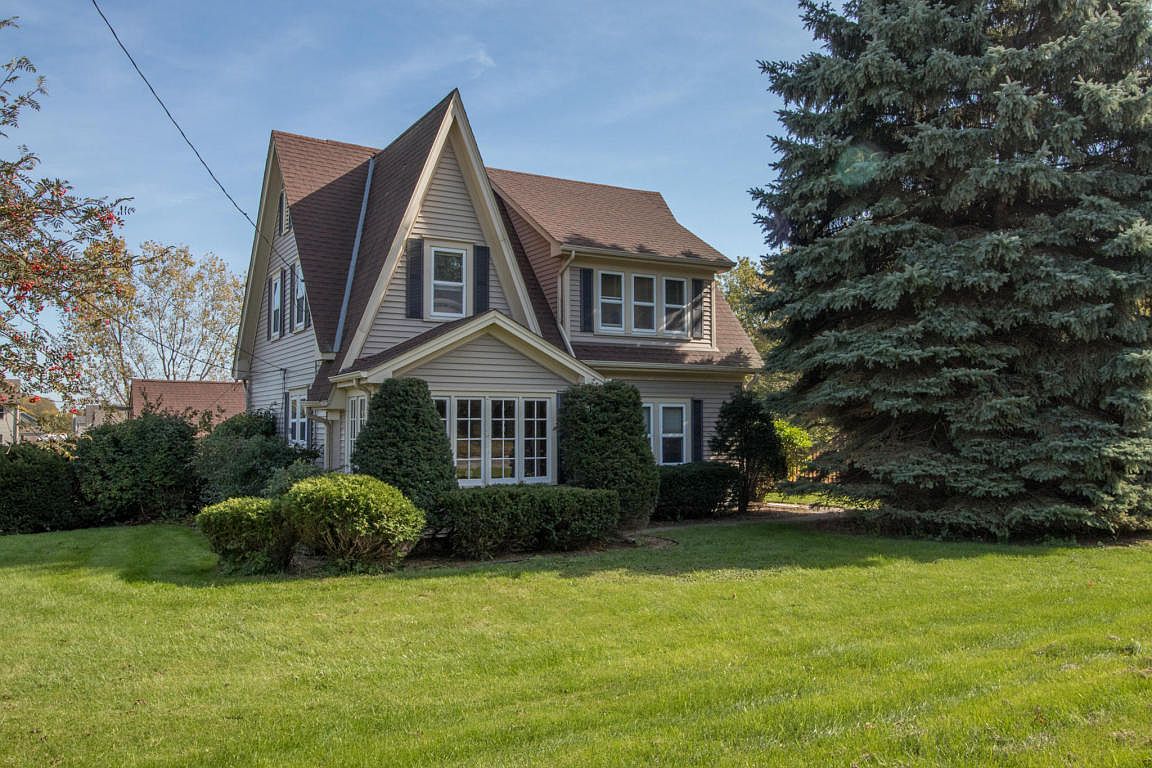 605 Emmertsen Rd S, Racine, WI 53406 Zillow