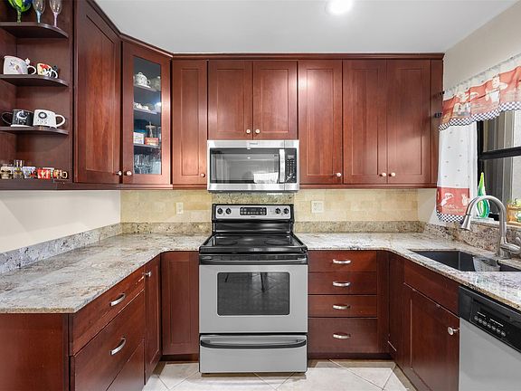 4th image of 2963 Carambola Circle S
