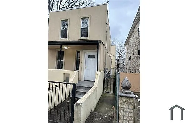Building Photo - 1619 Melville St #1F