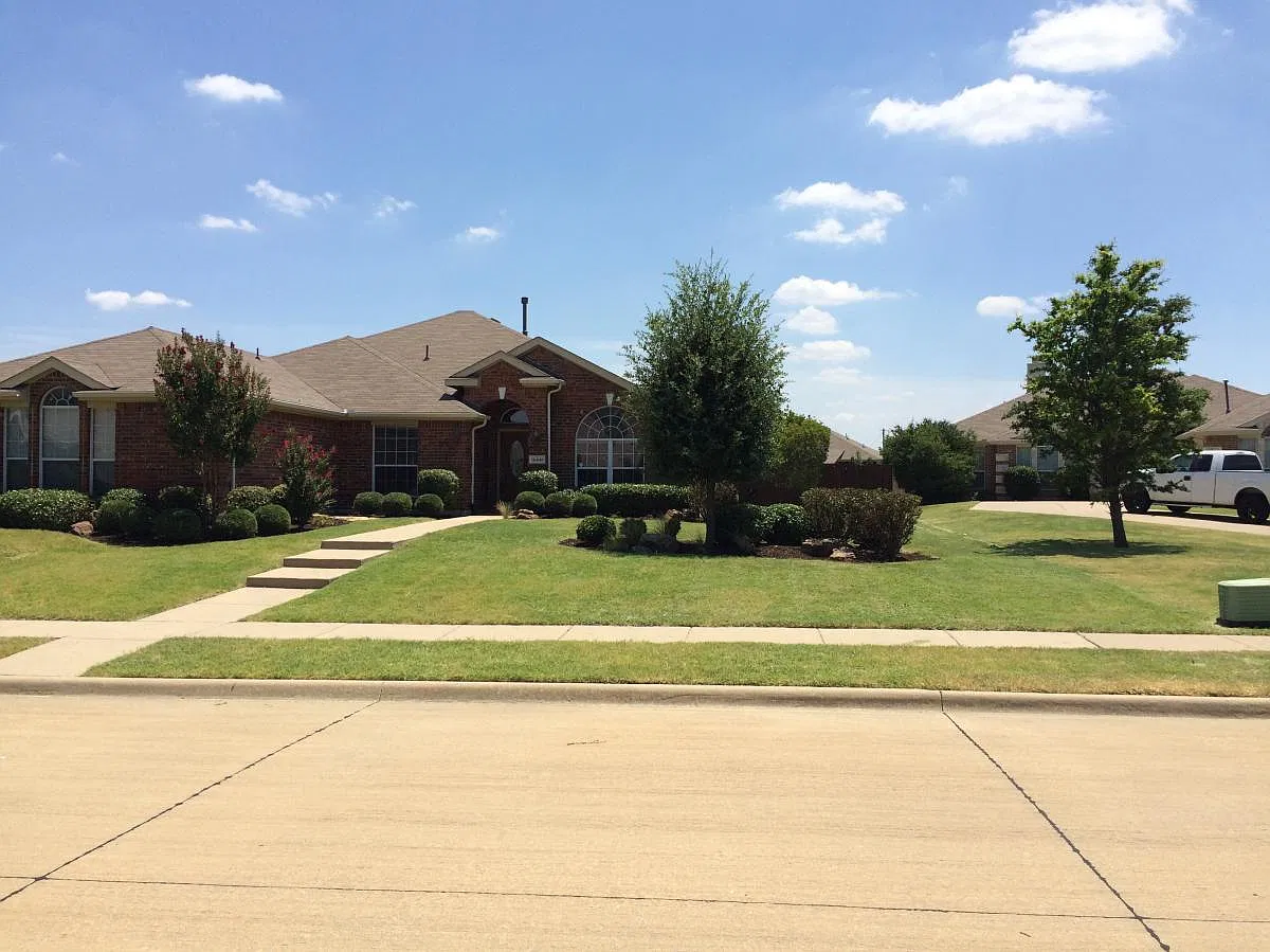 4 bed, 2065 sqft, $2,600 — Photo 3
