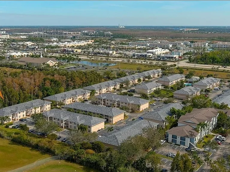 8407 Bernwood Cove Loop #503 — Photo 19