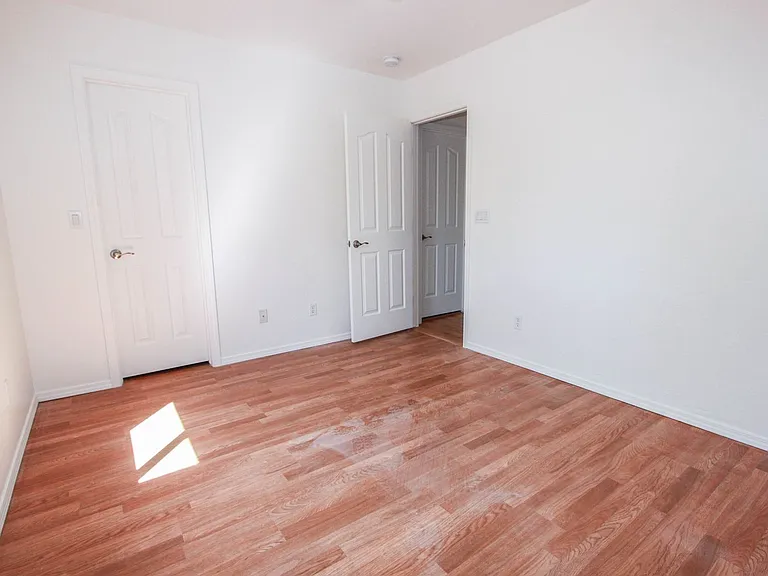 4266 N Saratoga Dr — Photo 21