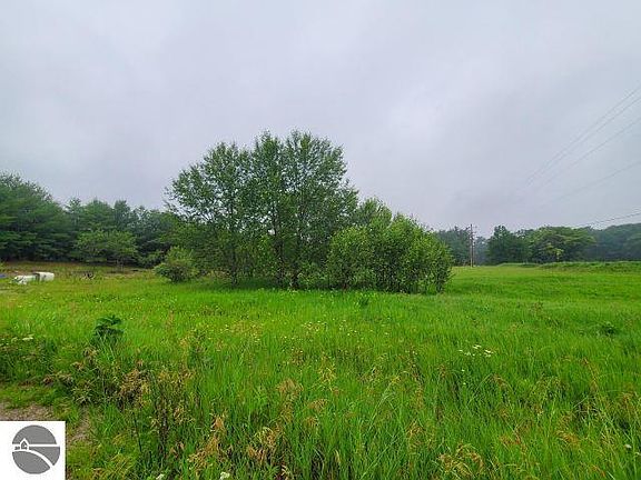 2nd image of 2788 Greenwood Rd