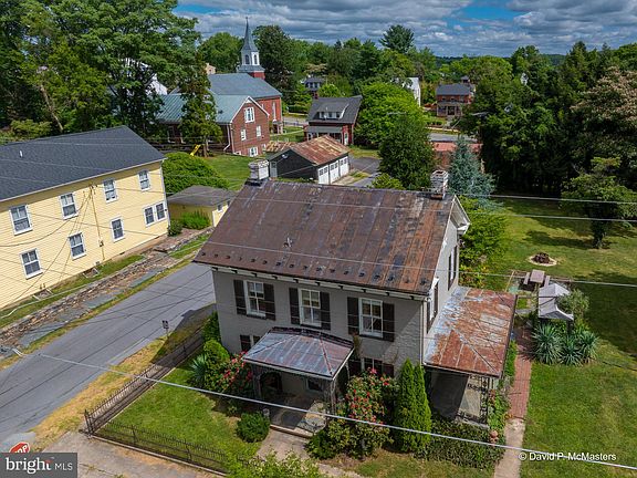3rd image of 576 Fillmore St