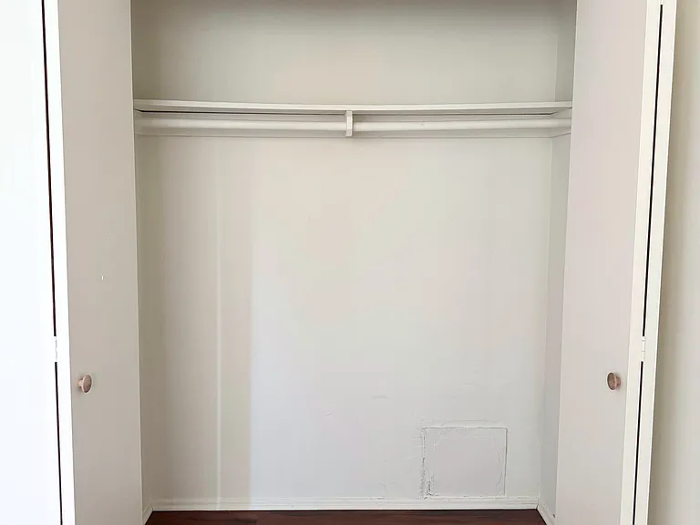 1745 Colby Ave #10 — Photo 8