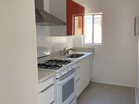 4th image of 677-707 N Park Ave #9