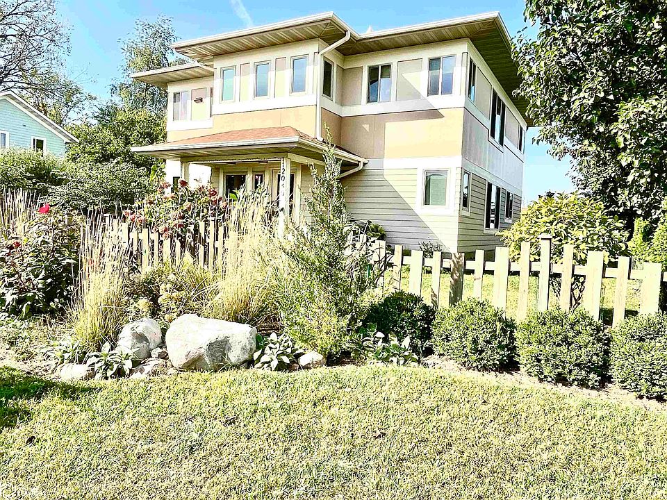 1st image of 2040 Sapphire Ln #2
