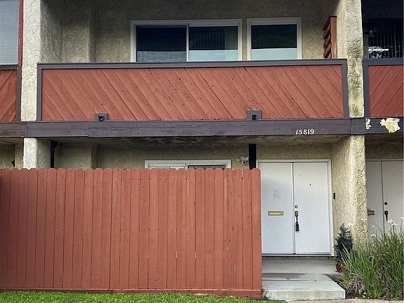 2nd image of 15819 Prairie Ave