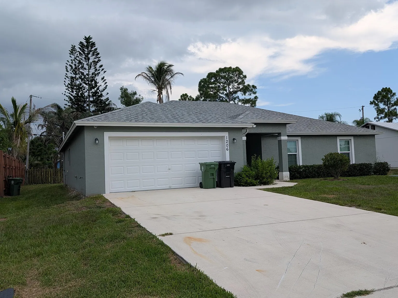 4 bed, 2.0 bath, 2050 sqft, $2,950 — Photo 3