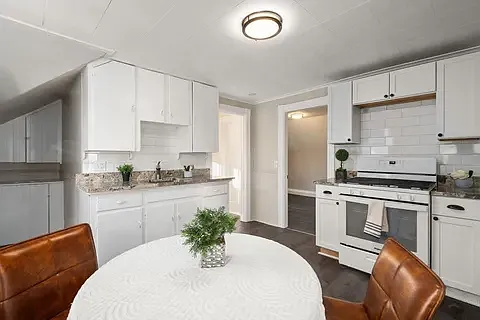 27 Dresser St #2 — Photo 4