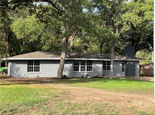 4104 Woody Ln, Bryan, TX 77803