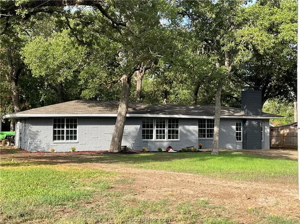 4104 Woody Ln, Bryan, TX 77803